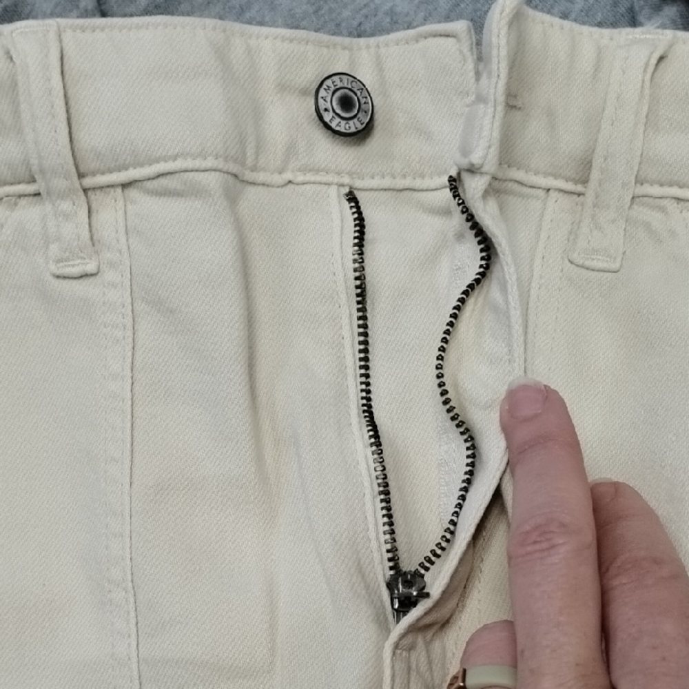 American Eagle Outfitters Cream Super High-Rise Baggy Wide Leg Jeans, Sz 4 - Picture 11 of 11
